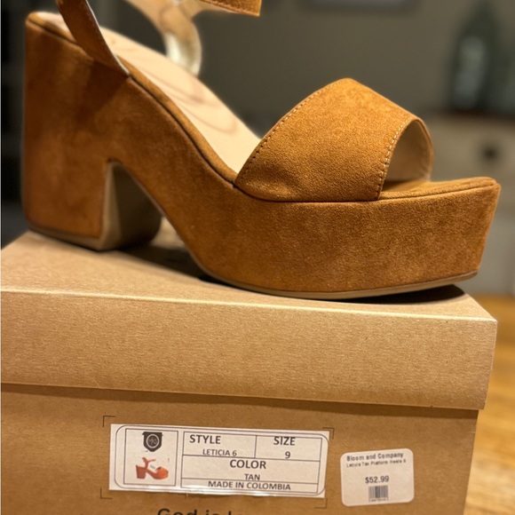 Tan suede heels. NIB. Ladies as 9 - Picture 4 of 9